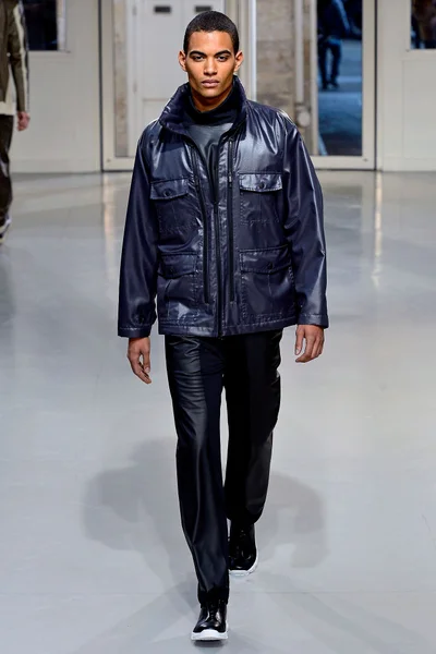 Look 15